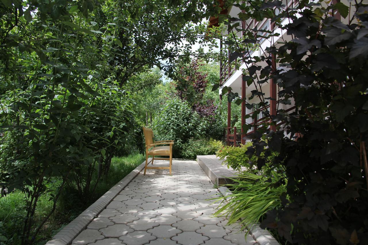 Guest House Leto Dolinka Екстериор снимка