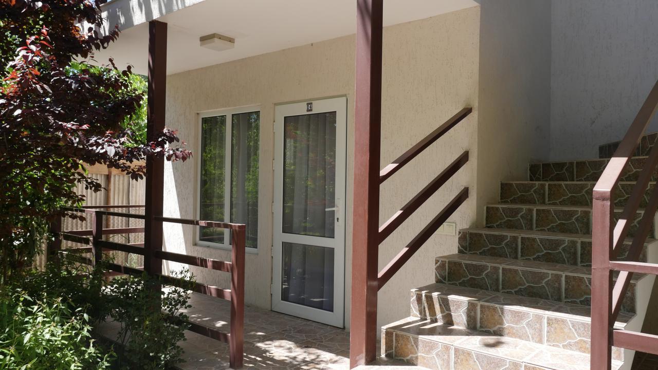 Guest House Leto Dolinka Екстериор снимка