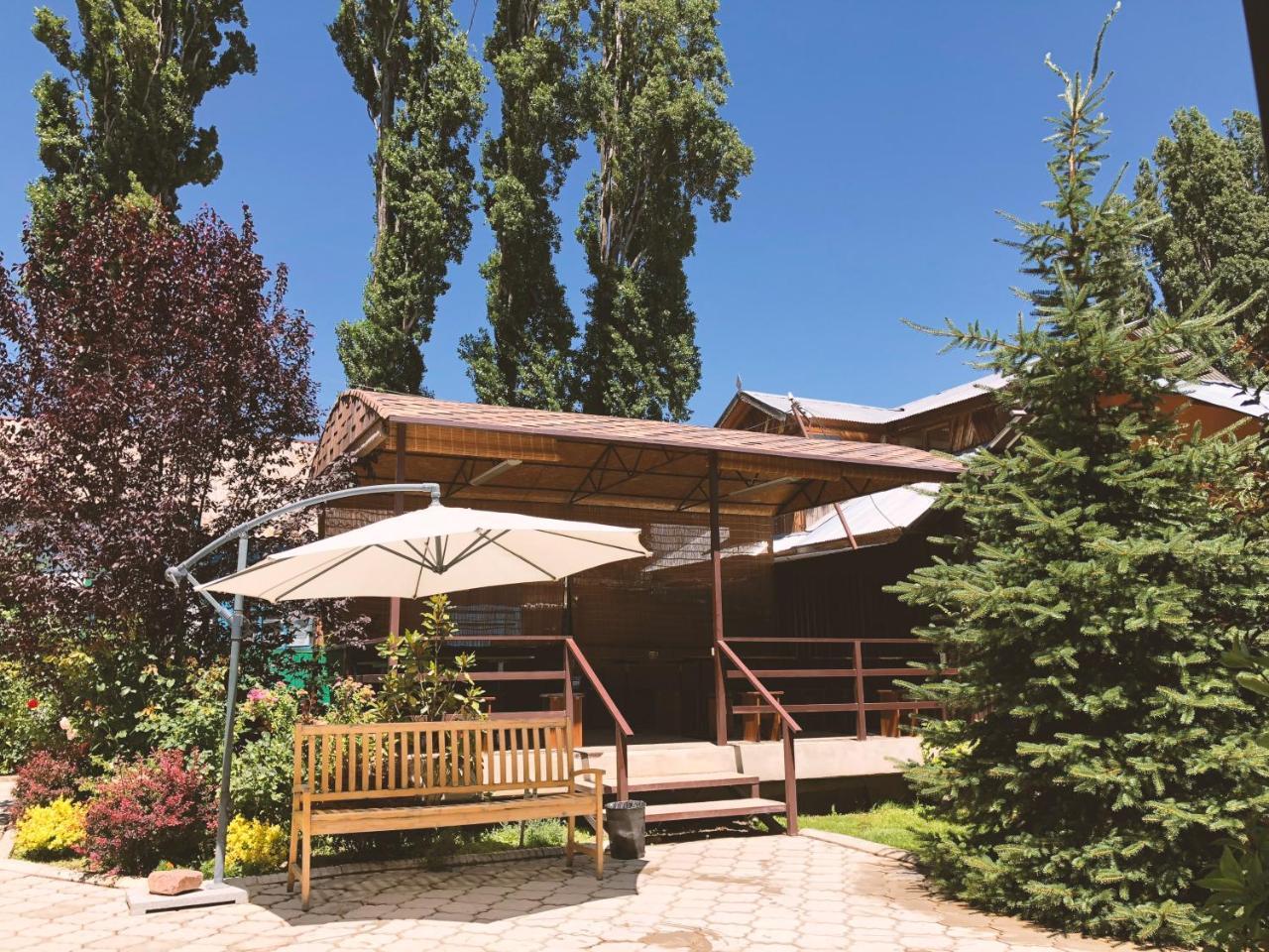 Guest House Leto Dolinka Екстериор снимка