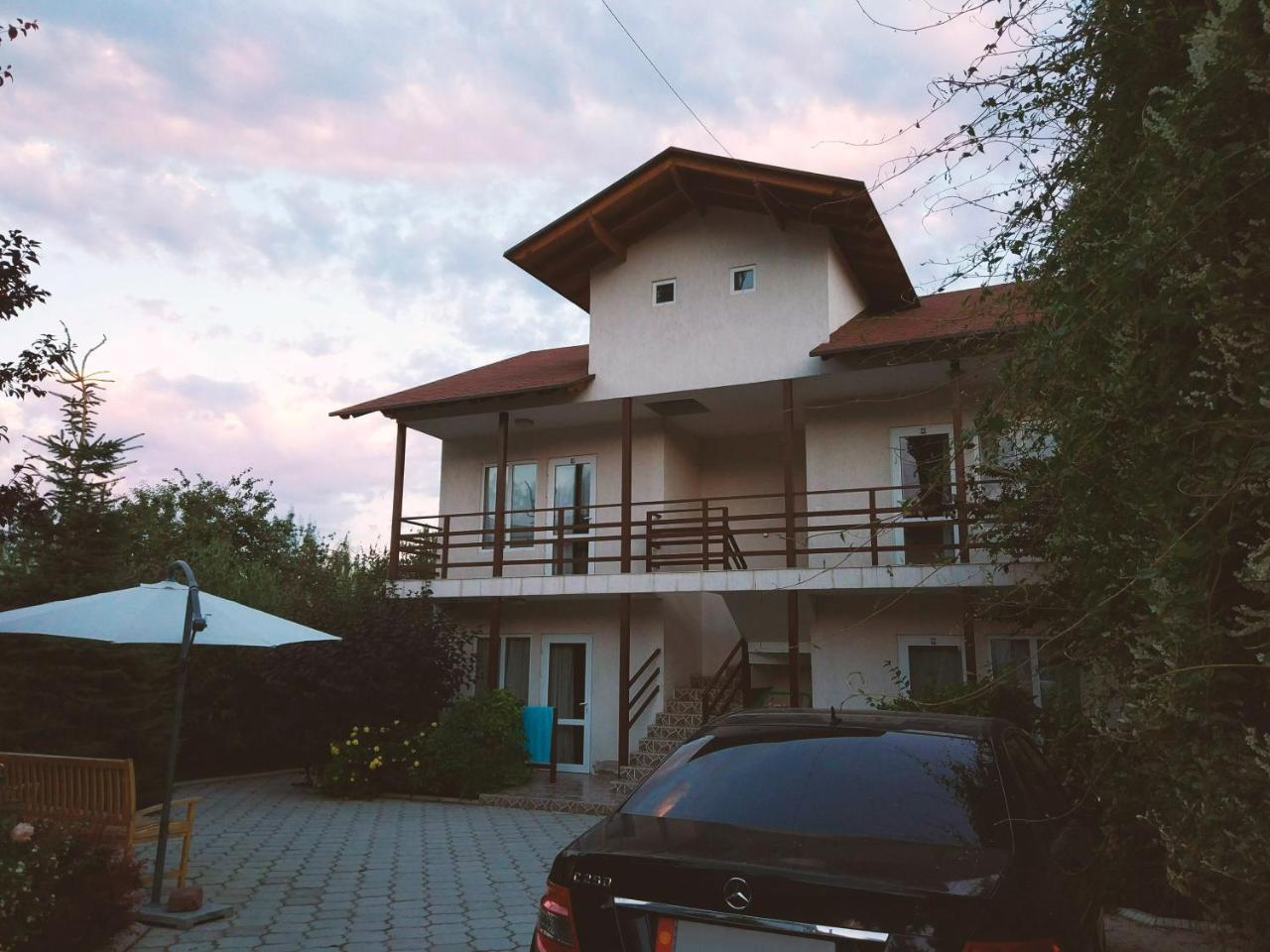Guest House Leto Dolinka Екстериор снимка