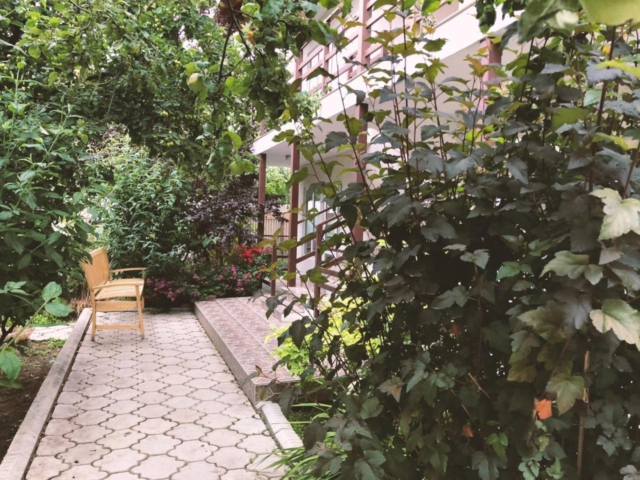 Guest House Leto Dolinka Екстериор снимка
